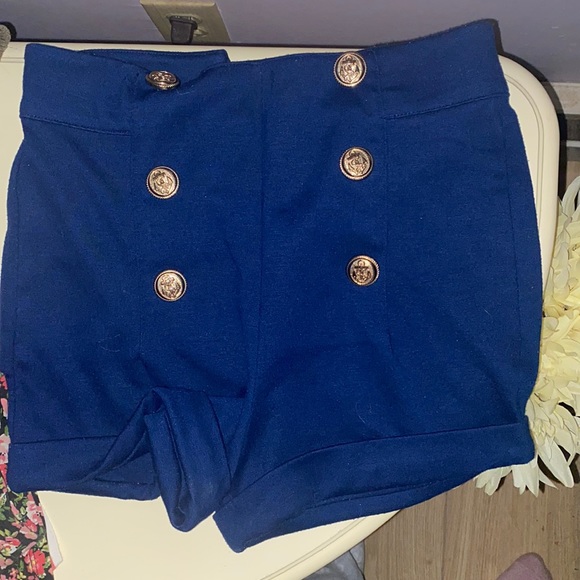 Forever 21 size small high waisted shorts - Picture 2 of 4